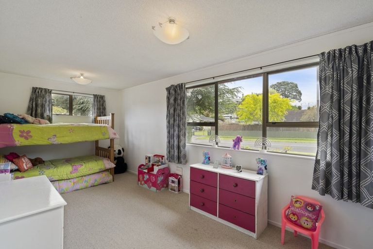 Photo of property in 1 Cedar Place, Westown, New Plymouth, 4310