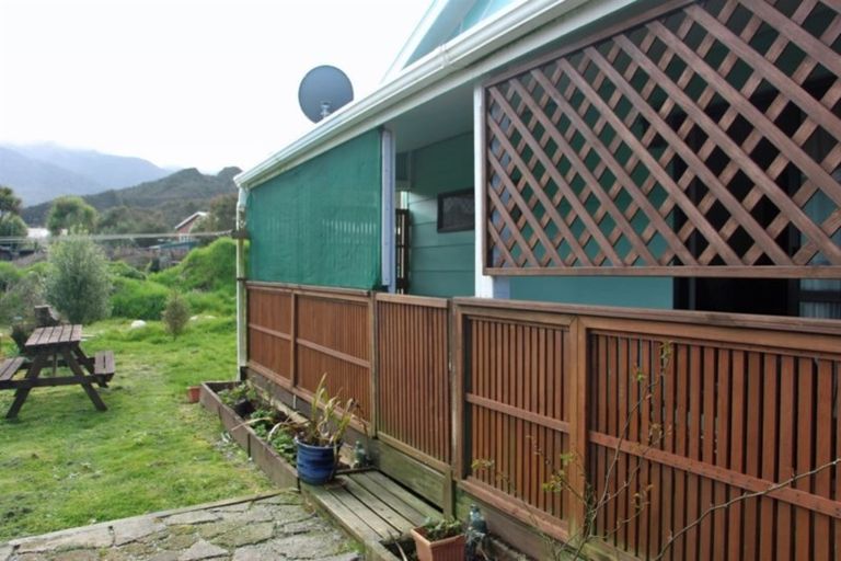 Photo of property in 13 Stafford Street, Blackball, 7804