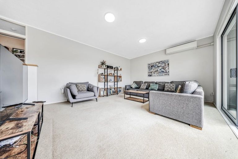 Photo of property in 8 Indus Place, Half Moon Bay, Auckland, 2012