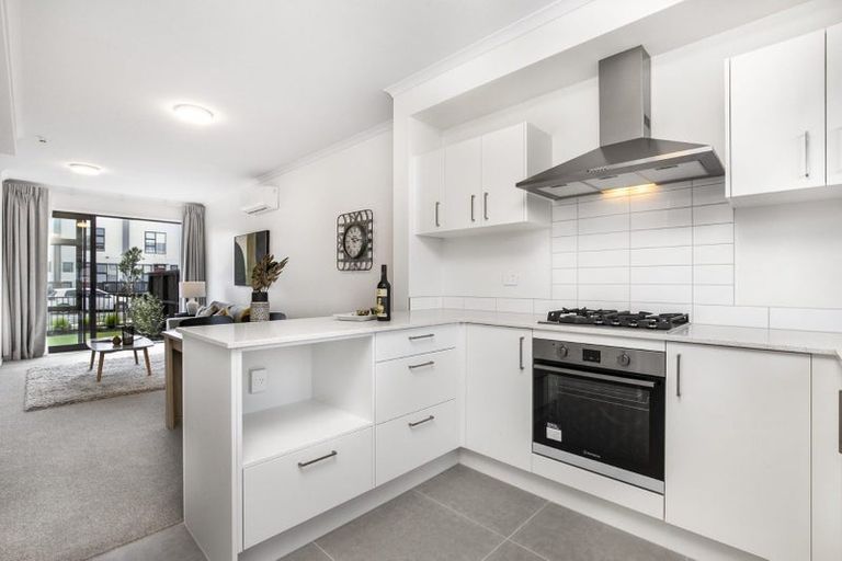 Photo of property in 43 Manarini Road, Westgate, Auckland, 0614