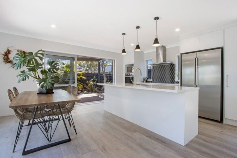 Photo of property in 11a Hillview Road, Waihi Beach, 3611