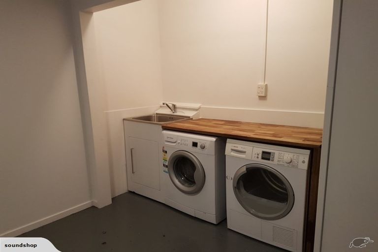 Photo of property in 14c Glenmore Street, Thorndon, Wellington, 6011