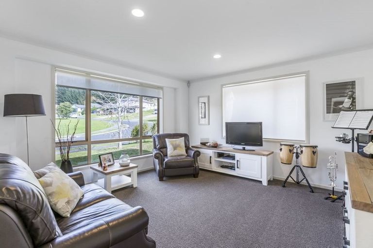 Photo of property in 10 Barwick Place, Stanmore Bay, Whangaparaoa, 0932