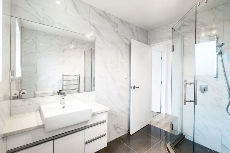 Photo of property in 5 Kahika Grove, Huapai, Kumeu, 0810