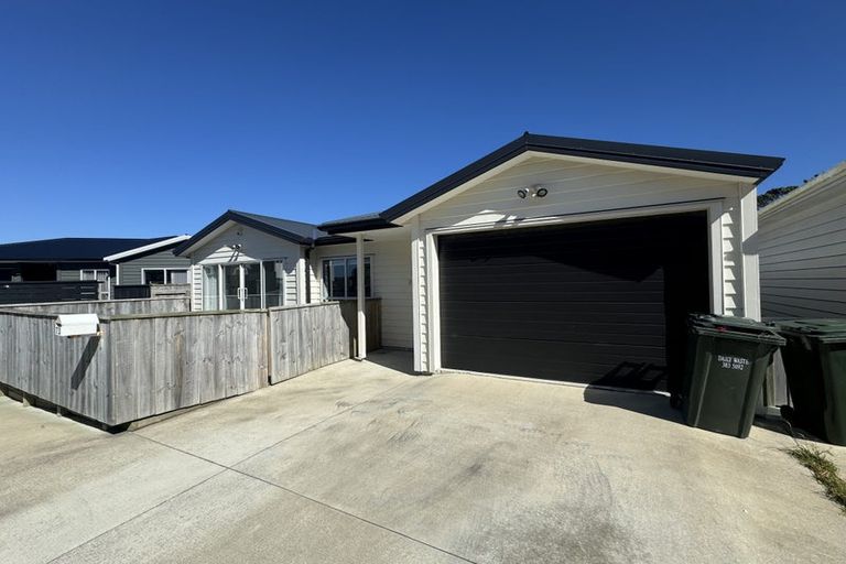 Photo of property in 73 Erlestoke Crescent, Churton Park, Wellington, 6037