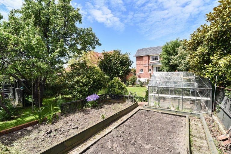 Photo of property in 24 Sandringham Street, Saint Clair, Dunedin, 9012