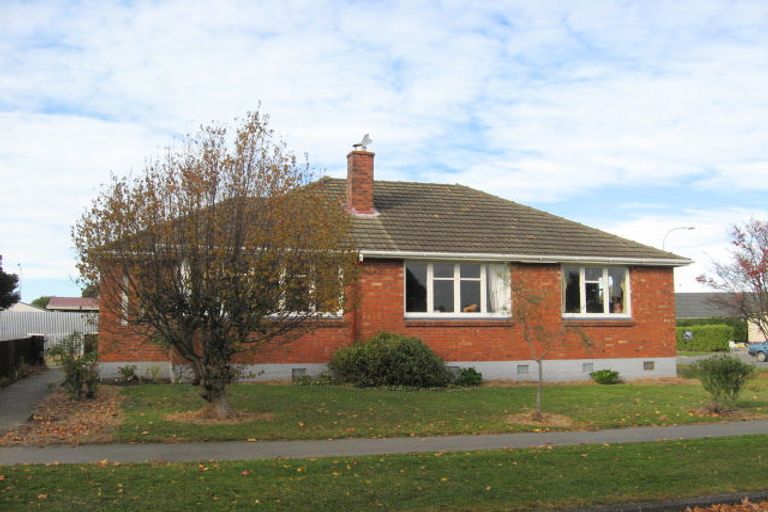 Photo of property in 2 Vicki Street, Sockburn, Christchurch, 8042