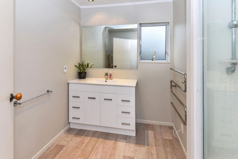 Photo of property in 3 Alpha Street, Papakura, 2110