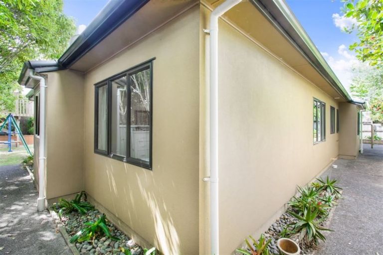 Photo of property in 44 Roy Maloney Drive, Henderson, Auckland, 0612