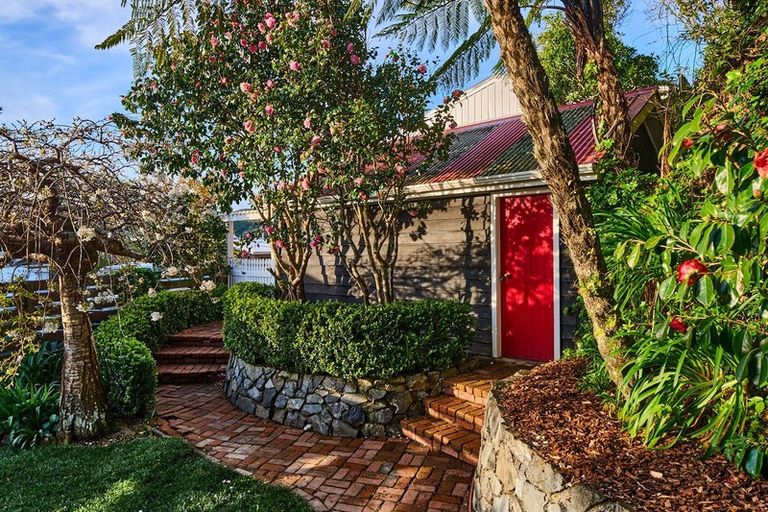 Photo of property in 13 Ramsey Place, Karori, Wellington, 6012