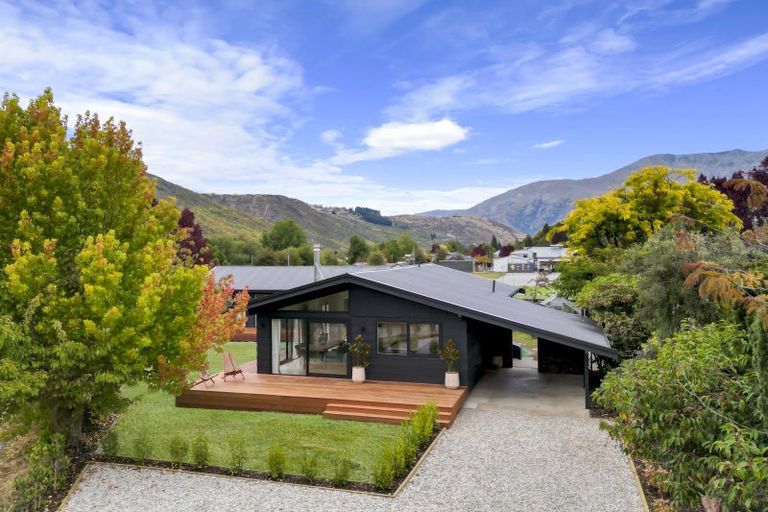 Photo of property in 8 Butel Avenue, Arrowtown, 9302