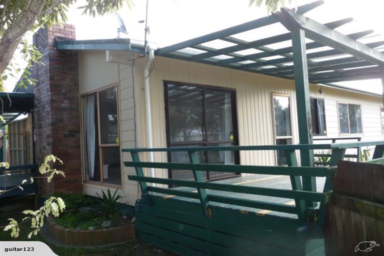 Photo of property in 1/12 Goldnib Place, Randwick Park, Auckland, 2105