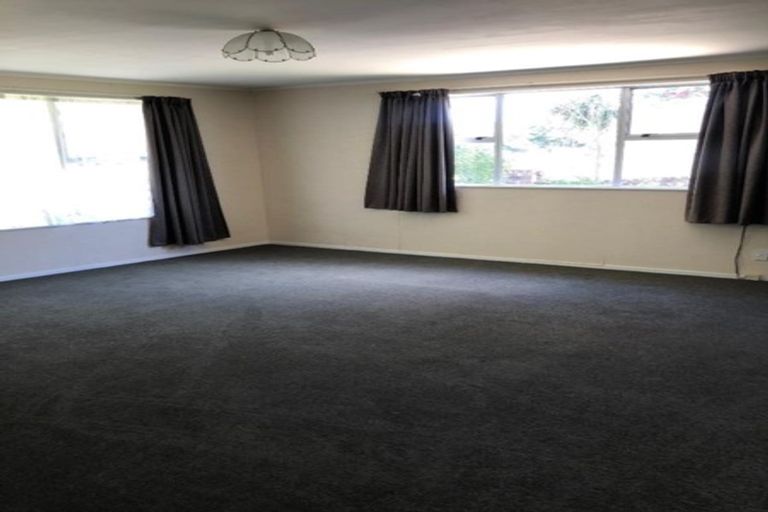 Photo of property in 16 Hicks Crescent, Waikanae Beach, Waikanae, 5036