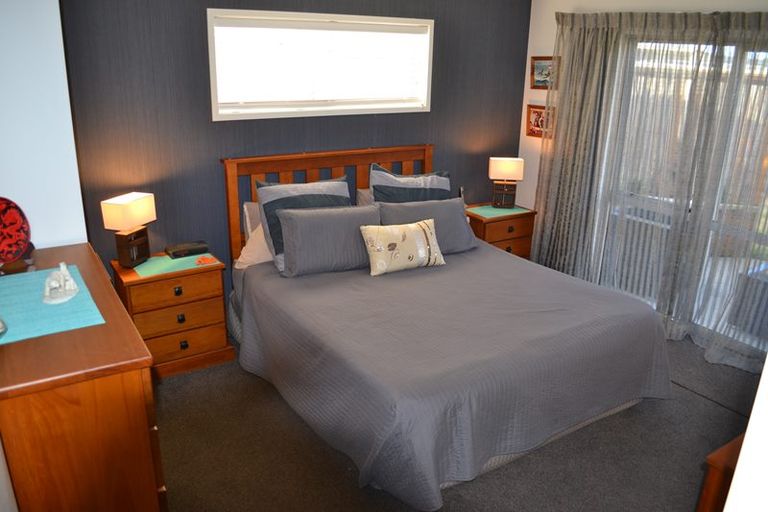 Photo of property in 22 Kamahi Crescent, Papamoa Beach, Papamoa, 3118