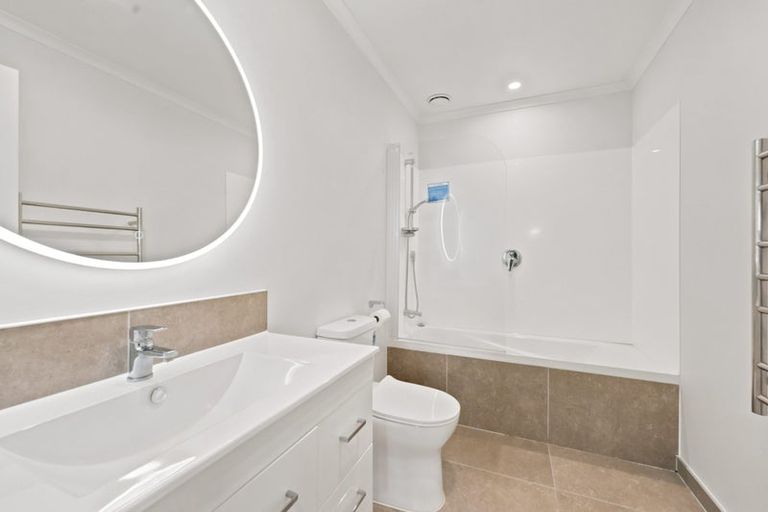 Photo of property in 9 Mokopapa Street, Takanini, 2112
