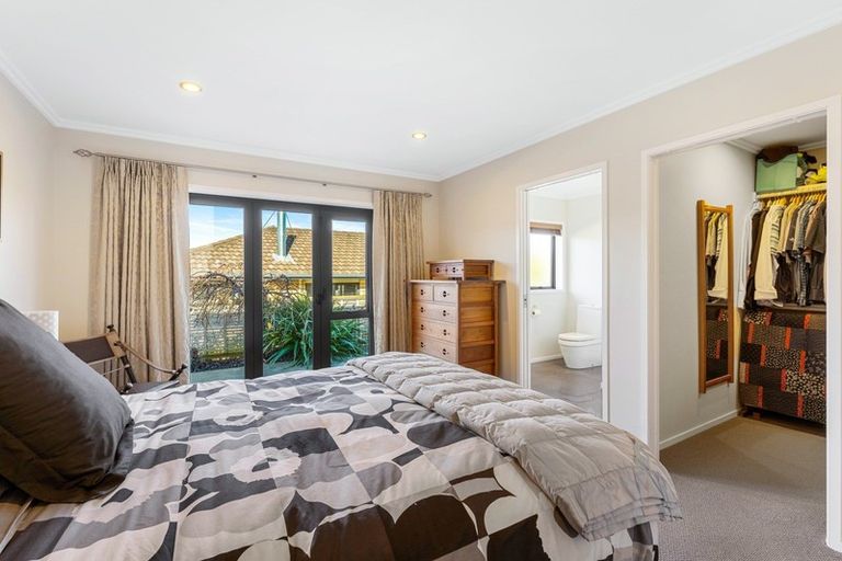 Photo of property in 43 Percy Kinsman Crescent, Riverstone Terraces, Upper Hutt, 5018