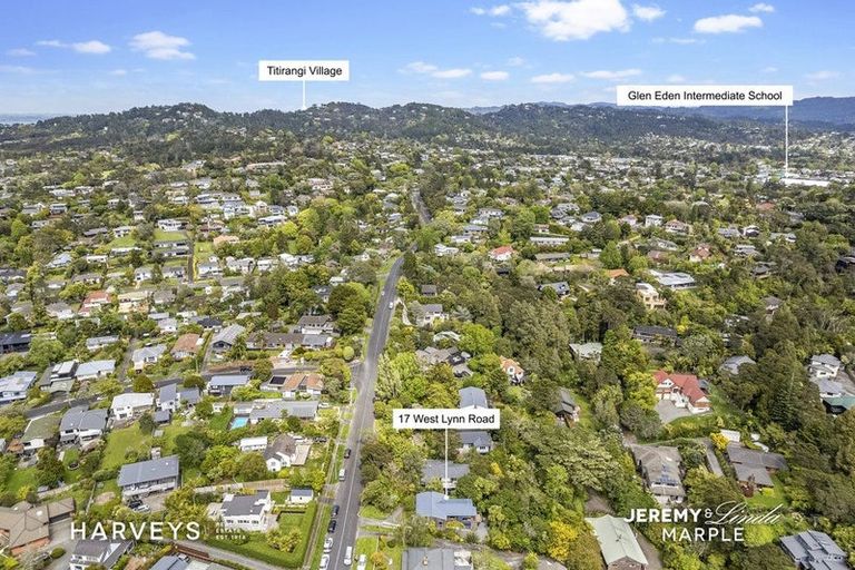 Photo of property in 17 West Lynn Road, Titirangi, Auckland, 0604