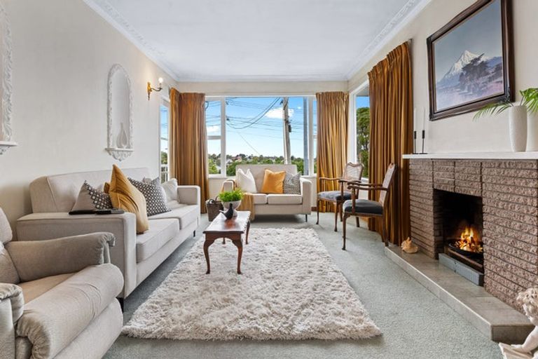 Photo of property in 1/108 Forrest Hill Road, Forrest Hill, Auckland, 0620