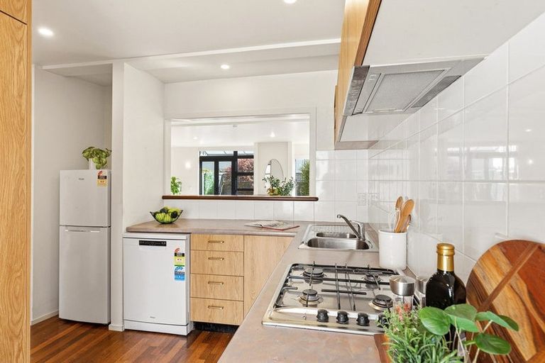 Photo of property in 2d Hatton Street, Karori, Wellington, 6012