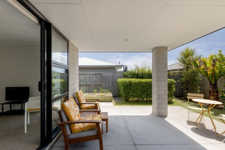 Photo of property in 22 Bill Miller Drive, Papamoa, 3118