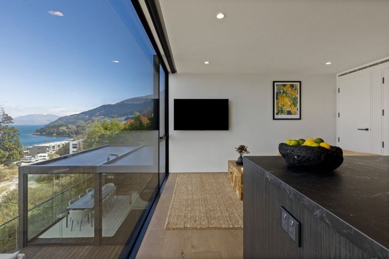 Photo of property in 9 Earnslaw Terrace, Queenstown, 9300