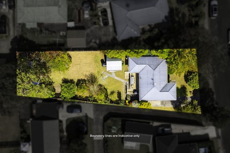 Photo of property in 7 Bayside Avenue, Te Atatu Peninsula, Auckland, 0610