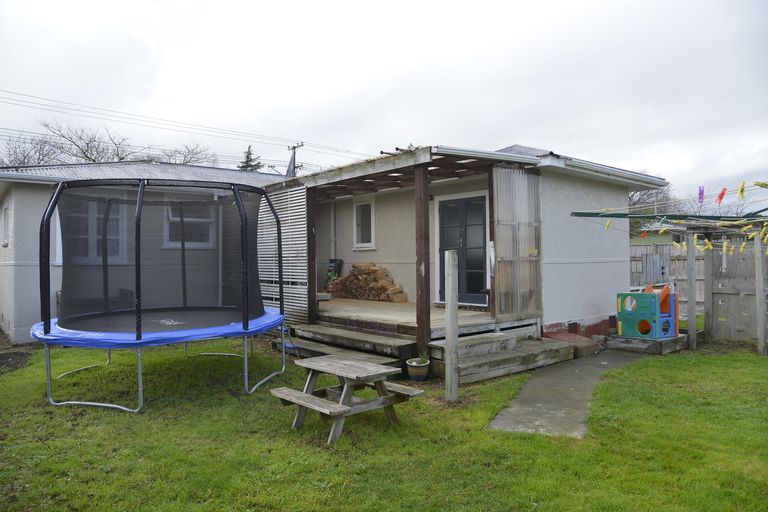 Photo of property in 63 Victoria Street, Carterton, 5713
