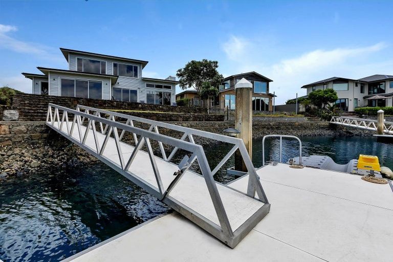 Photo of property in 5 Lanyard Place, One Tree Point, 0118