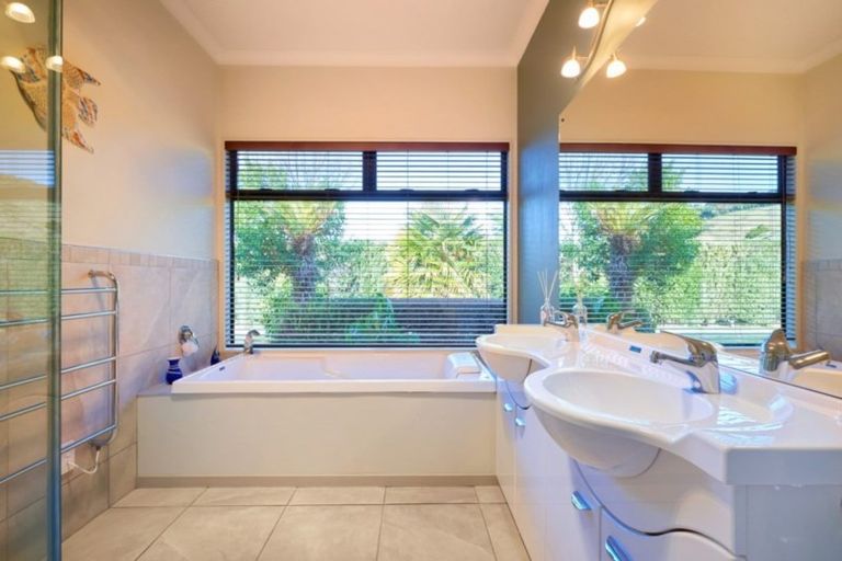 Photo of property in 212 Onehunga Road, Bay View, Napier, 4182