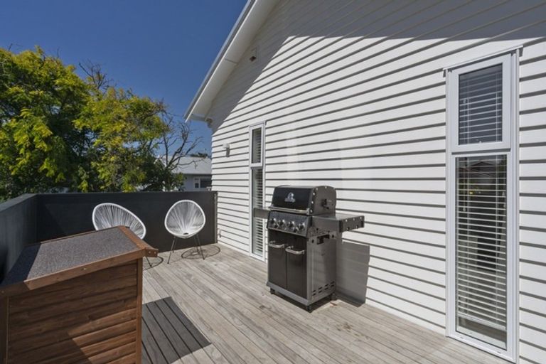 Photo of property in 3 Kitchener Terrace, Moturoa, New Plymouth, 4310