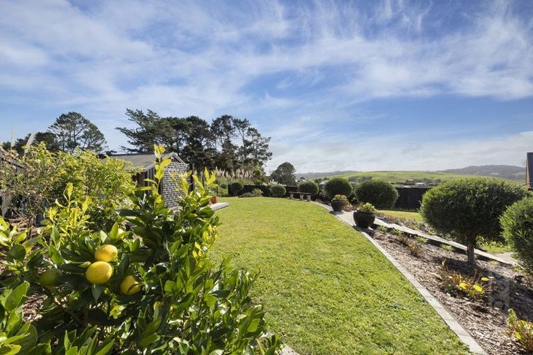 Photo of property in 6 Pheasant Lane, Waimauku, 0812