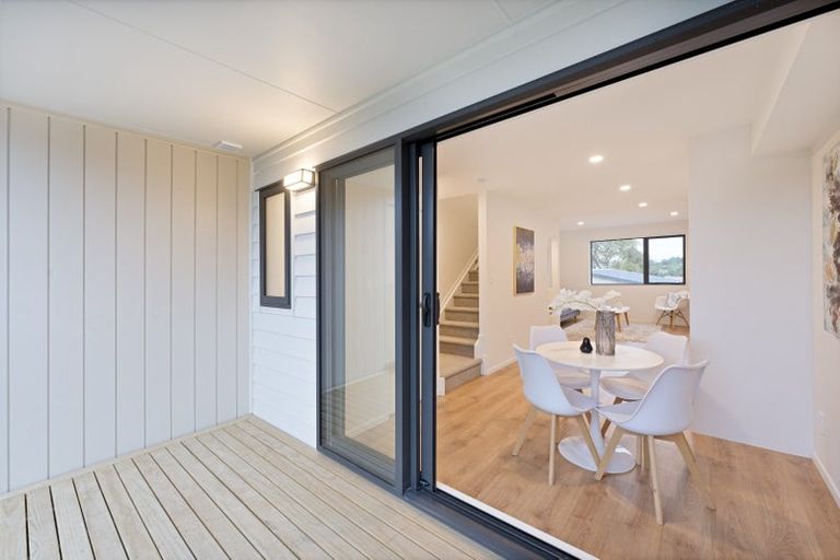 Photo of property in 8/11 Hereford Street, Te Atatu Peninsula, Auckland, 0610