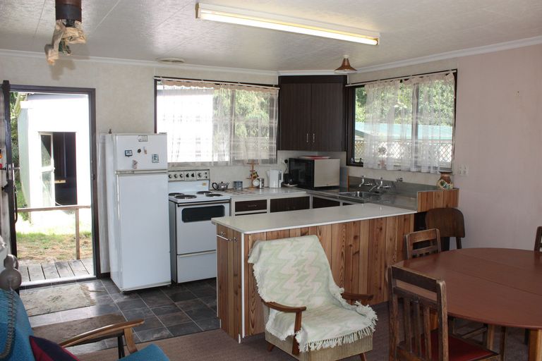 Photo of property in 25 Riverside Road, Taieri Mouth, Brighton, 9091
