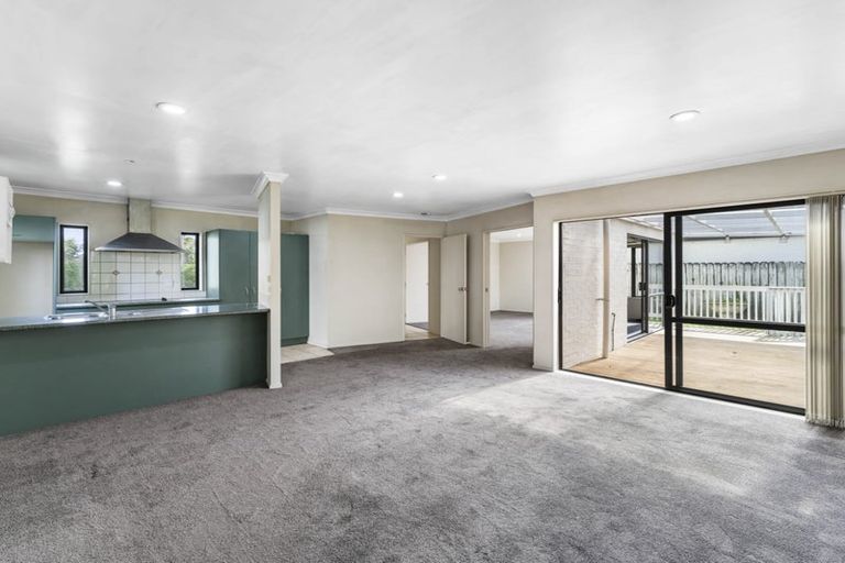 Photo of property in 24 Sheddings Lane, East Tamaki, Auckland, 2016