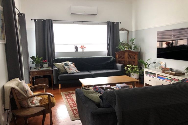 Photo of property in 2 Blacks Road, Greenhithe, Auckland, 0632