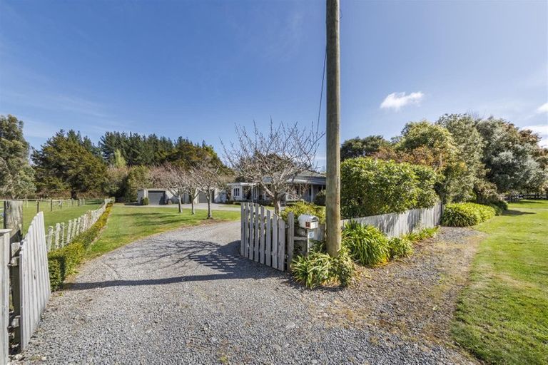 Photo of property in 93 Trickers Road, Bulls, 4818