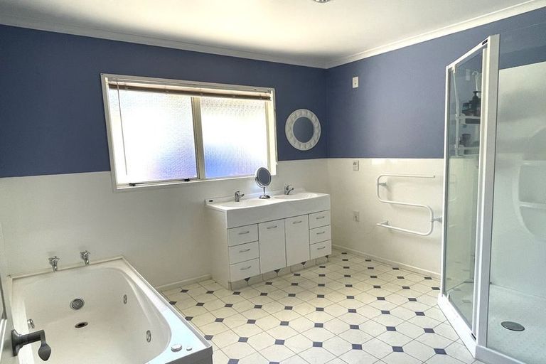 Photo of property in 205 Sunflower Road, Balclutha, 9274