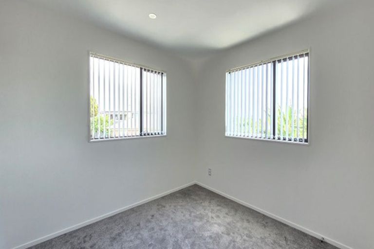 Photo of property in 8b Nield Road, Manurewa, Auckland, 2102