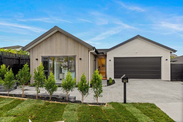 Photo of property in 41 Surf View Crescent, Red Beach, 0932