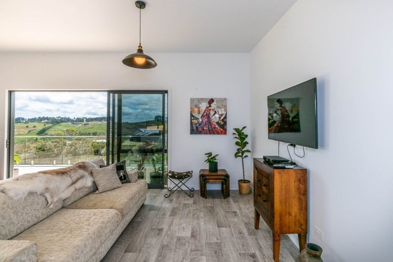 Photo of property in 1 Pekama Drive, Cable Bay, 0420