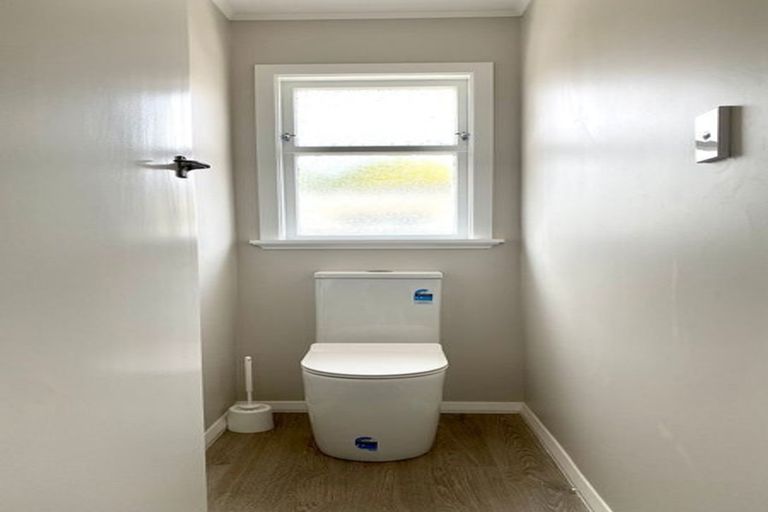 Photo of property in 11 Awatea Avenue, Paraparaumu, 5032