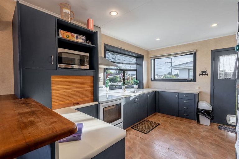 Photo of property in 98 Edinburgh Crescent, Waikiwi, Invercargill, 9810