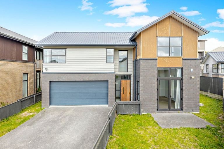 Photo of property in 18 Hirimate Place, Flat Bush, Auckland, 2019