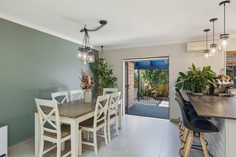 Photo of property in 14 Consort Close, Paraparaumu Beach, Paraparaumu, 5032