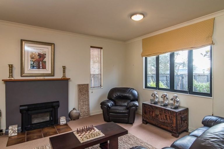 Photo of property in 9 Shearwater Rise, Paraparaumu Beach, Paraparaumu, 5032