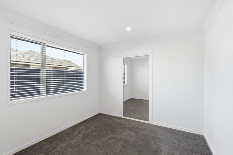 Photo of property in 1 Winterslow Lane, Rangiora, 7400