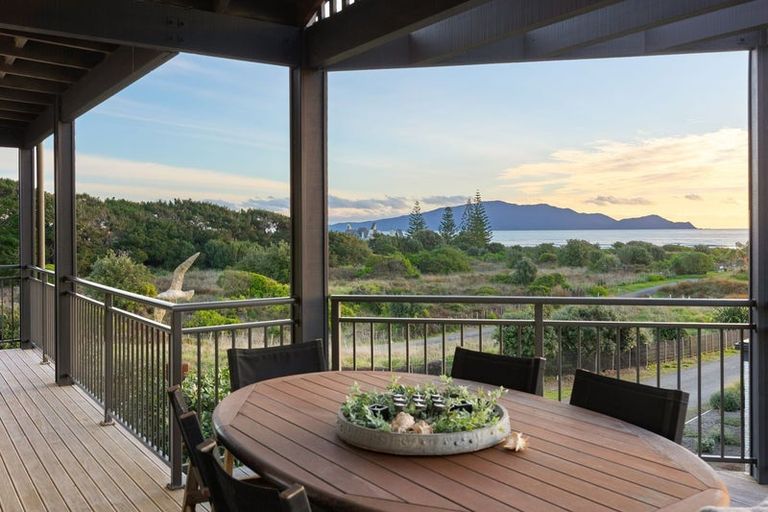 Photo of property in 8 Beachview Grove, Peka Peka, Waikanae, 5391