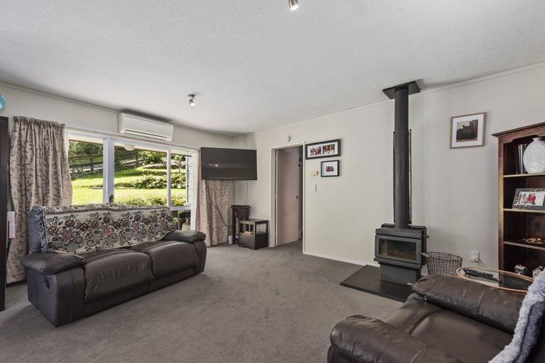 Photo of property in 2/19 James Grove, Stokes Valley, Lower Hutt, 5019
