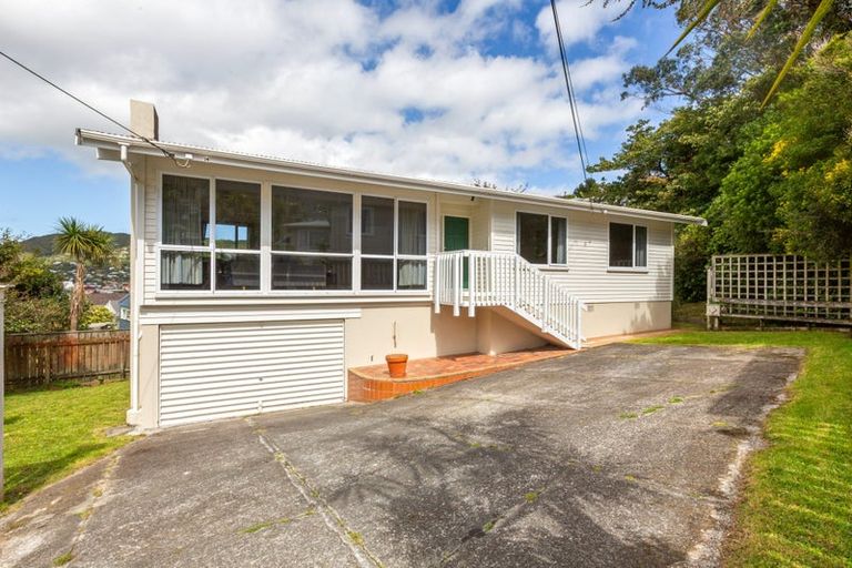 Photo of property in 105 Parkvale Road, Karori, Wellington, 6012