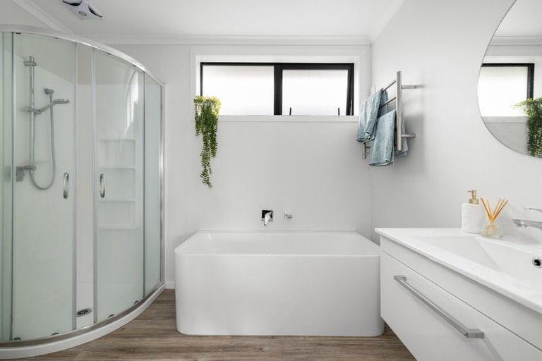 Photo of property in 25b Kiritiana Close, Pyes Pa, Tauranga, 3112